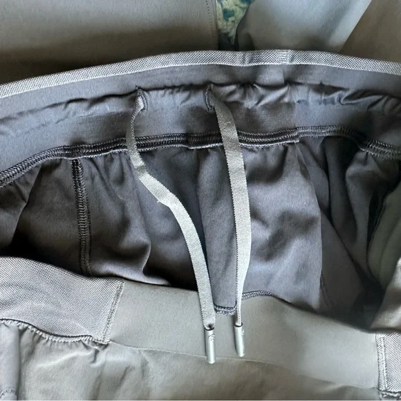 🐨Gray Lululemon Pants🐨 - Picture 4 of 10